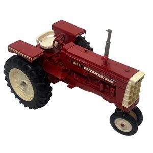ERTL Cockshutt 1655 Narrow Front Die Cast Metal Tractor Model 1/16 Scale 1990s